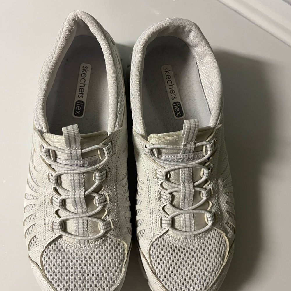 Skechers Women's White/Off-White Casual Sneakers